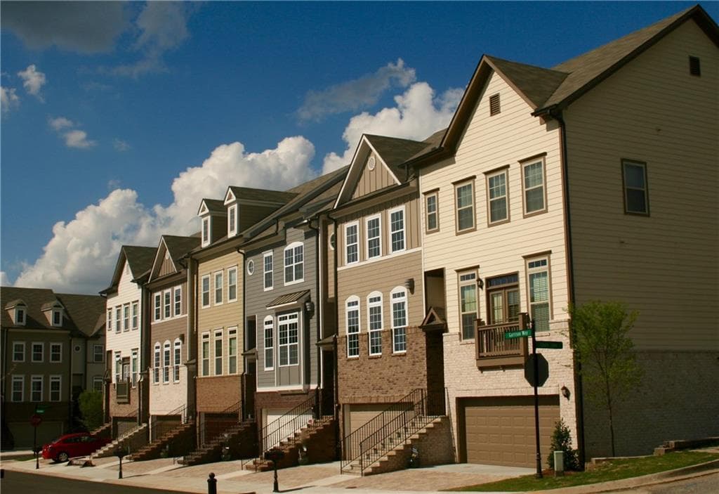 3 bedroom, 2,464 sq ft townhouse sold at 2105 Garrison Way 240, Atlanta, GA 30318
