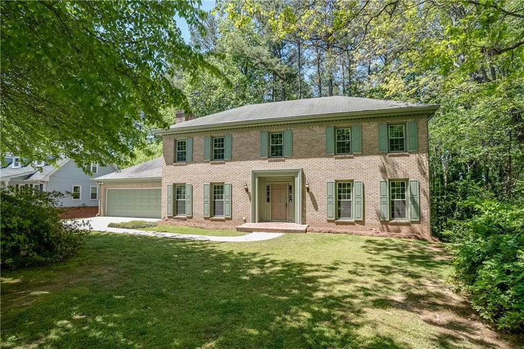 4 bedroom, 3,030 sq ft single family residence sold at 2982 Huntshire Place, Atlanta, GA 30340