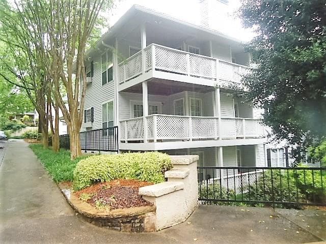2 bedroom, 1,320 sq ft condominium sold at 6802 Glenridge Drive J, Sandy Springs, GA 30328