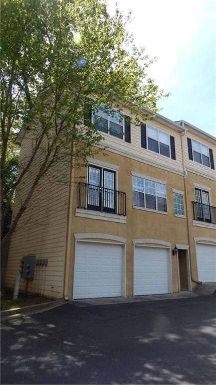 2 bedroom, 1,266 sq ft townhouse sold at 1150 Collier Road R1, Atlanta, GA 30318