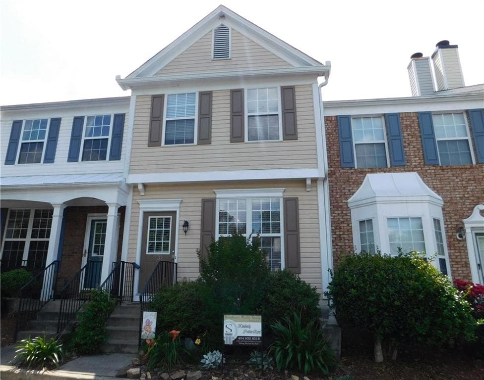 2 bedroom, 1,216 sq ft townhouse sold at 320 Devonshire Drive, Alpharetta, GA 30022