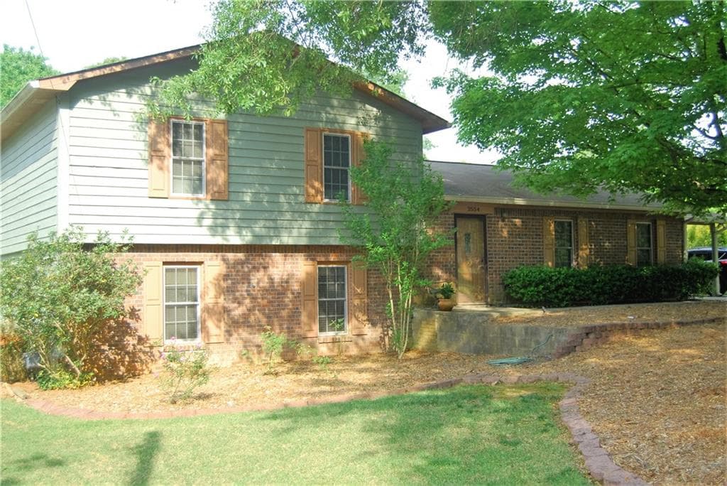 4 bedroom, 2,208 sq ft single family residence sold at 2554 Brocklin Drive, Grayson, GA 30017