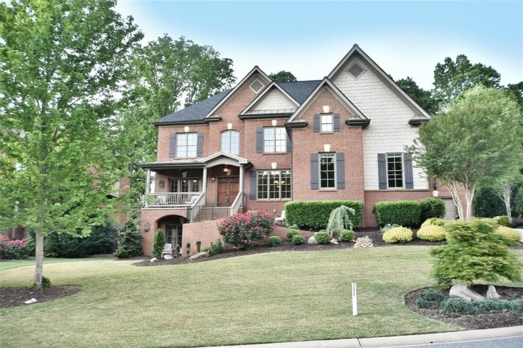 5 bedroom, 4,252 sq ft single family residence sold at 5840 Cool Springs Drive, Cumming, GA 30040