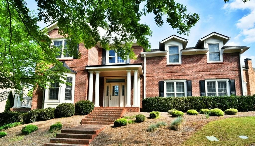 4 bedroom, 2,882 sq ft single family residence sold at 4541 Meadow Club Drive, Suwanee, GA 30024
