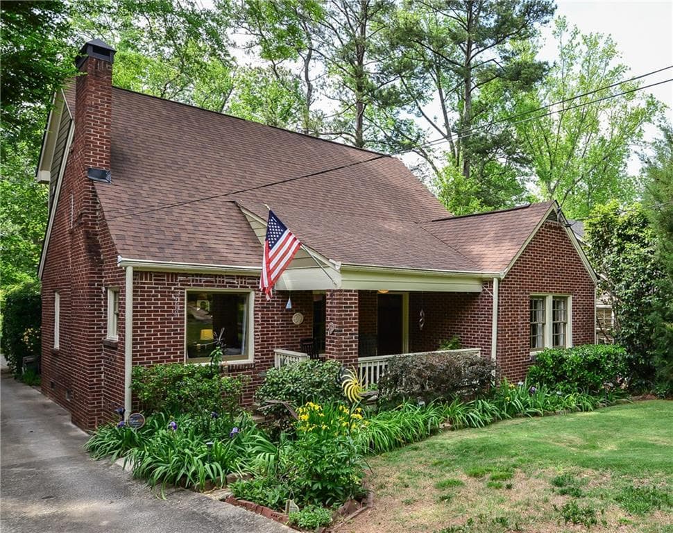 4 bedroom, 2,442 sq ft single family residence sold at 1049 Gilbert Street, Atlanta, GA 30316