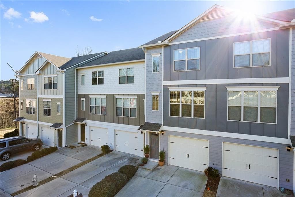 3 bedroom townhouse sold at 1709 Liberty Parkway, Atlanta, GA 30318
