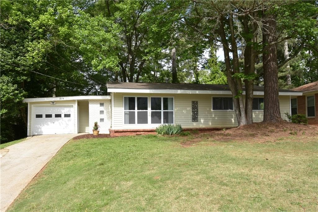 3 bedroom, 1,317 sq ft single family residence sold at 3576 Sexton Woods Drive, Atlanta, GA 30341