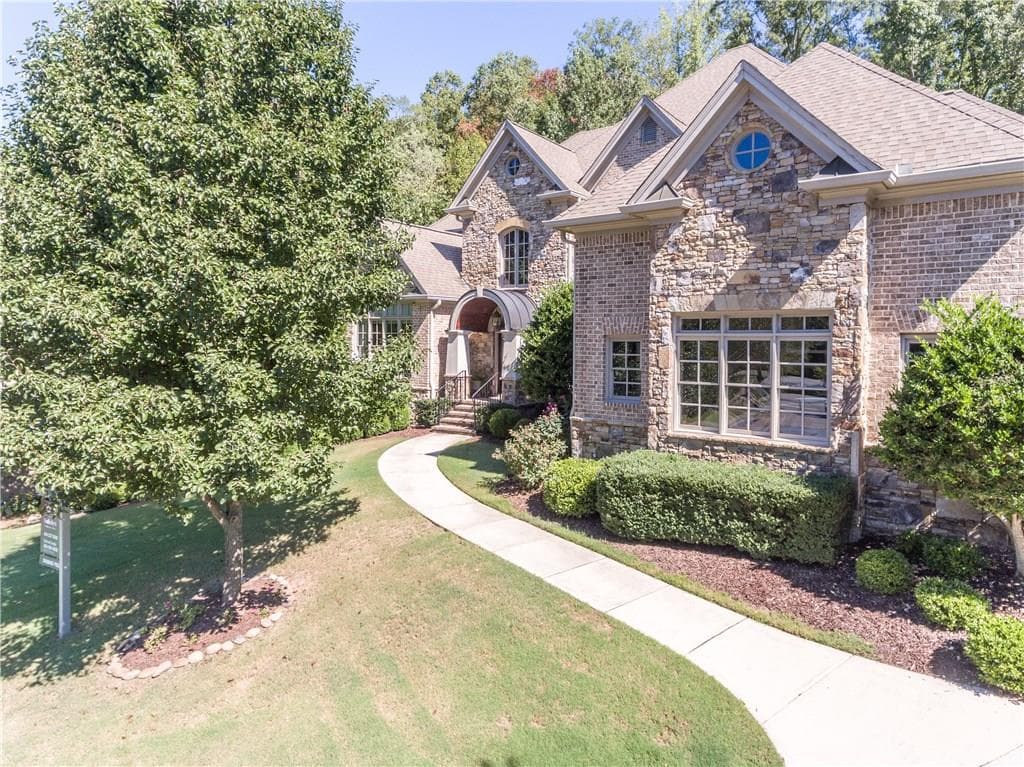 5015 Riverside Park Drive, Roswell, GA 30076 — most recent listing photo