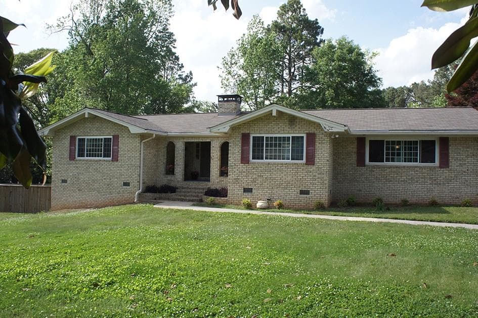 2712 W Fontainebleau Drive, Dunwoody, GA 30360 — most recent listing photo