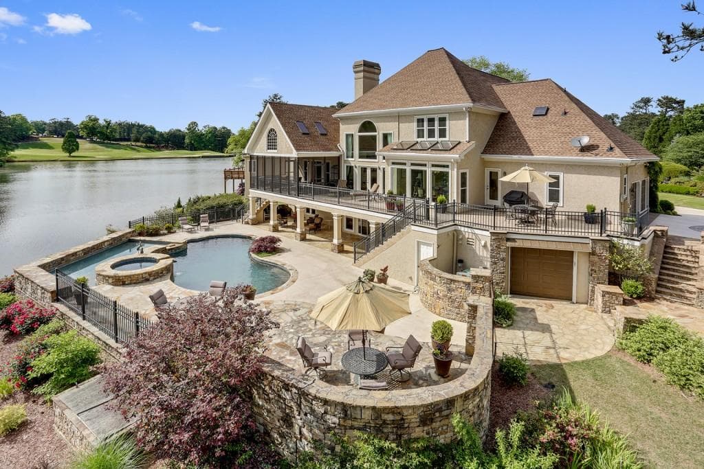 6 bedroom, 6,397 sq ft single family residence sold at 9845 Bankside Drive, Roswell, GA 30076
