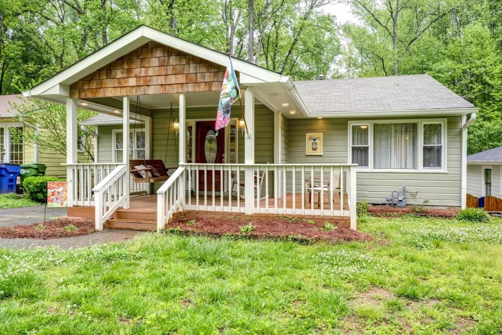 3 bedroom, 1,077 sq ft single family residence sold at 102 Rogers Street, Atlanta, GA 30317