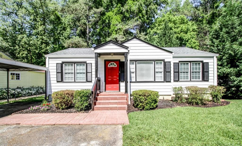 3 bedroom, 1,330 sq ft single family residence sold at 1102 Shepherds Lane, Atlanta, GA 30324