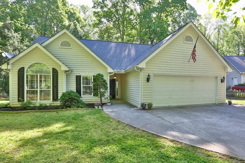 5950 Shannon Drive, Cumming, GA 30040 — most recent listing photo