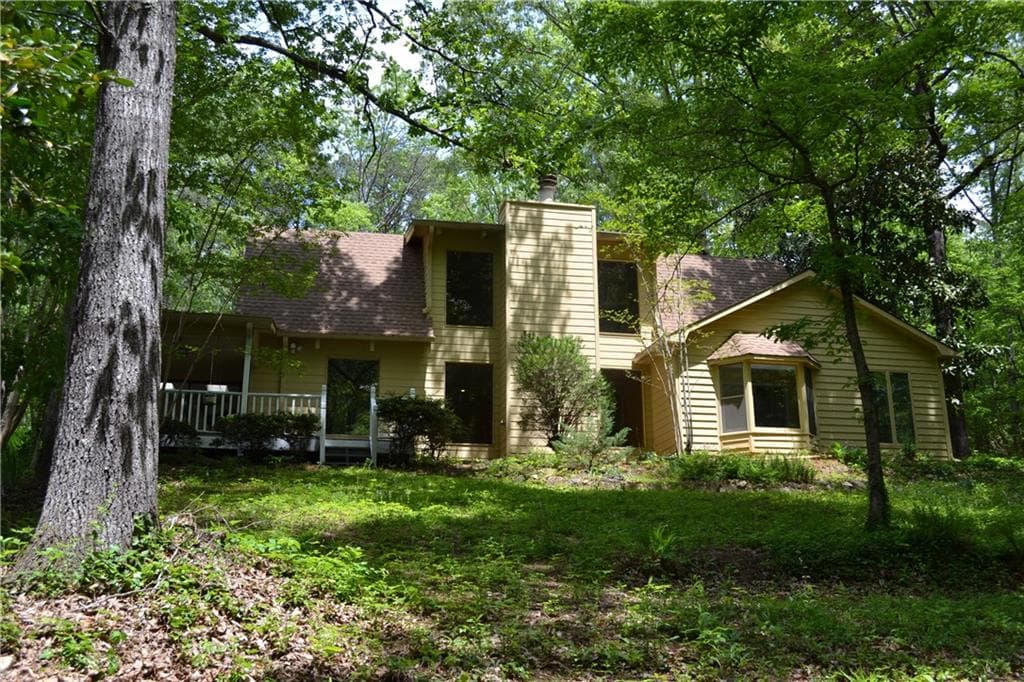 4 bedroom, 2,136 sq ft single family residence sold at 584 Gay Thompson Drive, Canton, GA 30115