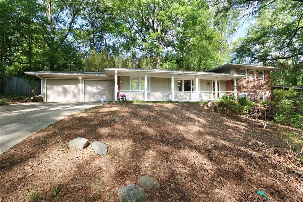 4 bedroom, 2,078 sq ft single family residence sold at 3223 Embry Circle, Atlanta, GA 30341
