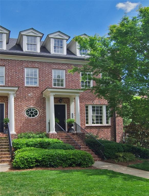 3 bedroom, 2,600 sq ft townhouse sold at 840 Lullwater Park Lane 840, Atlanta, GA 30306