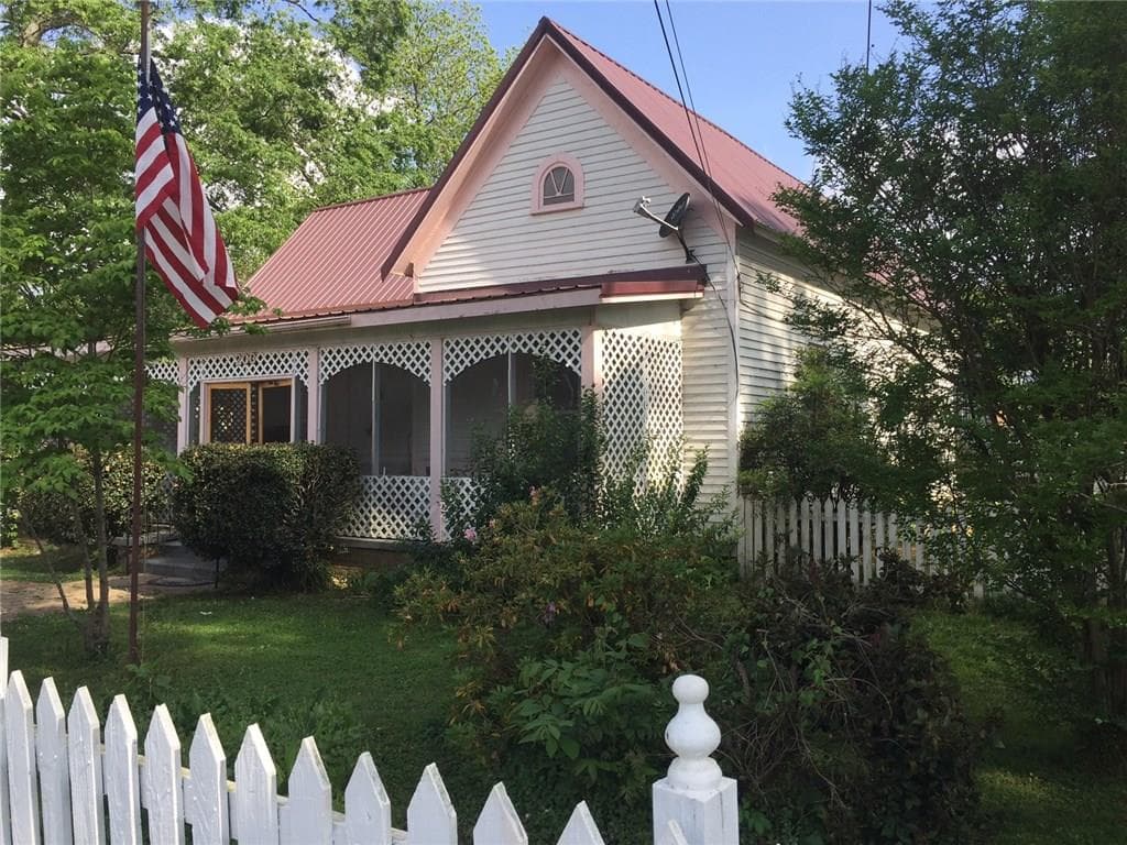 203 E Gibson Street, Cedartown, GA 30125 — most recent listing photo