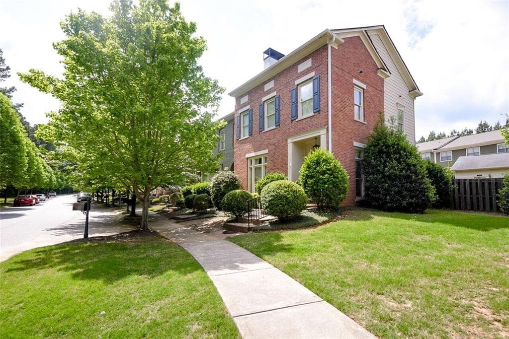 3 bedroom, 1,993 sq ft townhouse sold at 1643 Ridenour Parkway, Kennesaw, GA 30152