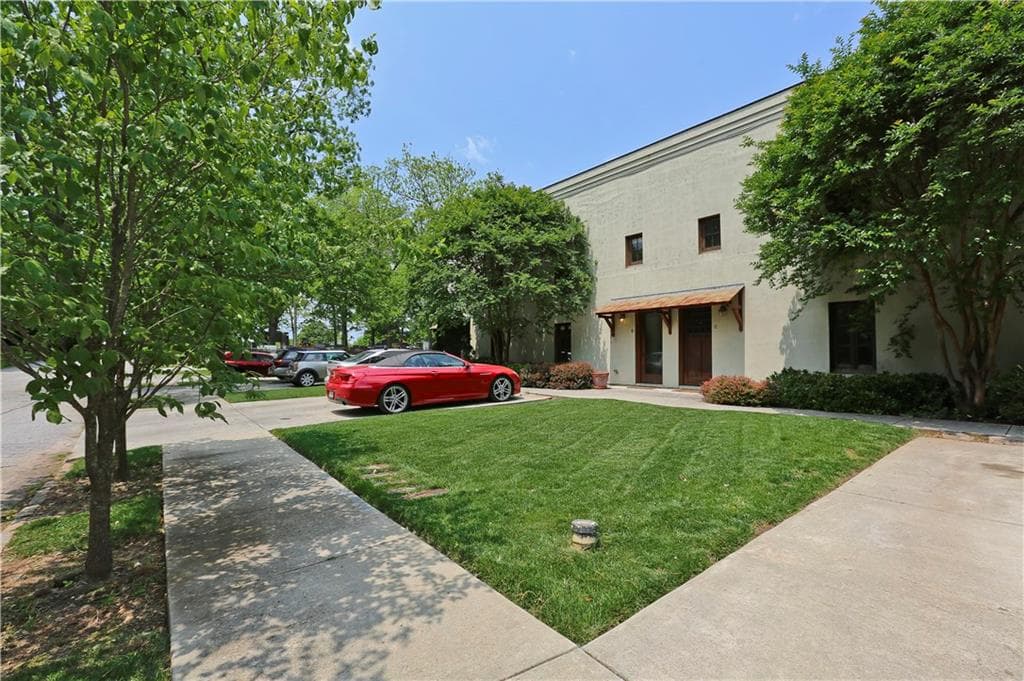 2 bedroom, 1,166 sq ft townhouse sold at 2894 Washington Street B, Avondale Estates, GA 30002