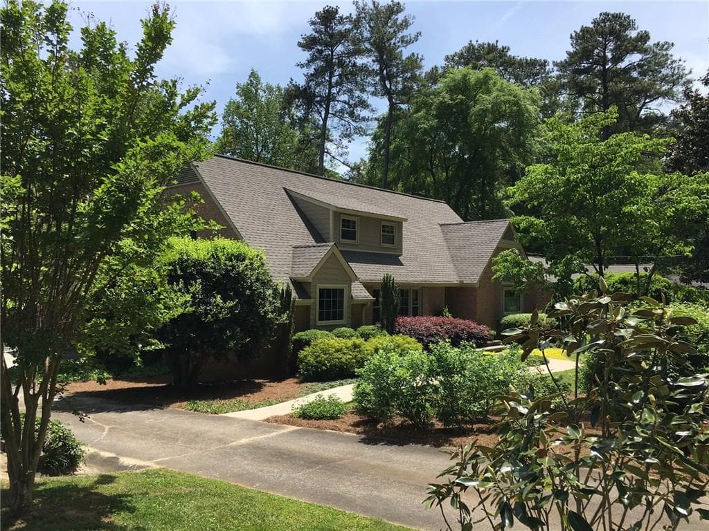 4 bedroom, 2,974 sq ft single family residence sold at 1989 Oak Grove Road, Atlanta, GA 30345