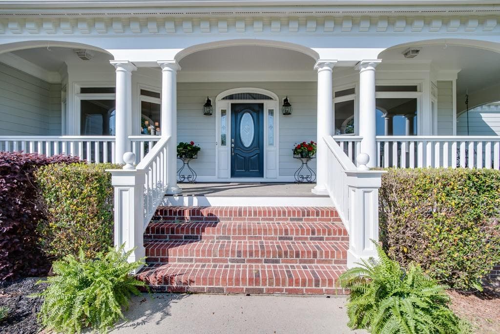 5 bedroom, 4,026 sq ft single family residence sold at 1573 Gracebrook Drive, Lawrenceville, GA 30045