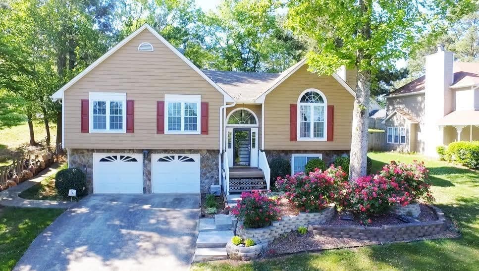 3 bedroom, 2,084 sq ft single family residence sold at 1370 Grayland Hills Trail, Lawrenceville, GA 30046
