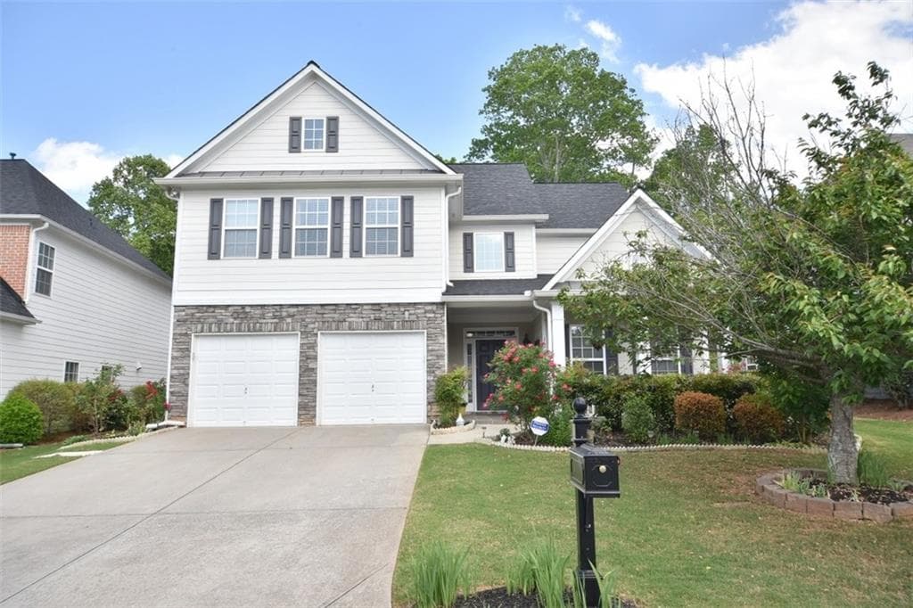 4 bedroom, 3,261 sq ft single family residence sold at 12845 Morningpark Circle, Alpharetta, GA 30004