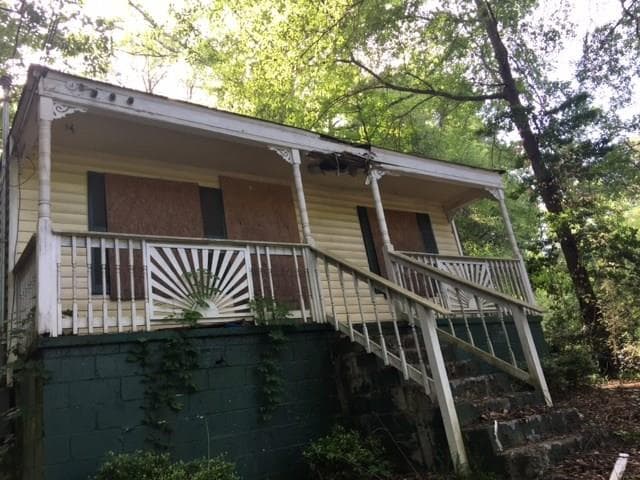 3 bedroom, 1,075 sq ft single family residence sold at 2036 Phillips Drive, Atlanta, GA 30315