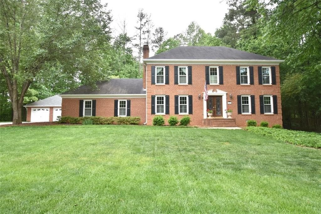 305 Hollyridge Drive, Roswell, GA 30076 — most recent listing photo
