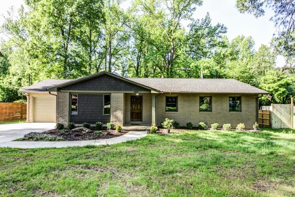 4 bedroom, 2,200 sq ft single family residence sold at 1845 Rollingwood Drive, Atlanta, GA 30316