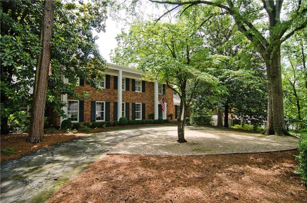 5 bedroom, 5,337 sq ft single family residence sold at 3445 Paces Forest Road, Atlanta, GA 30327