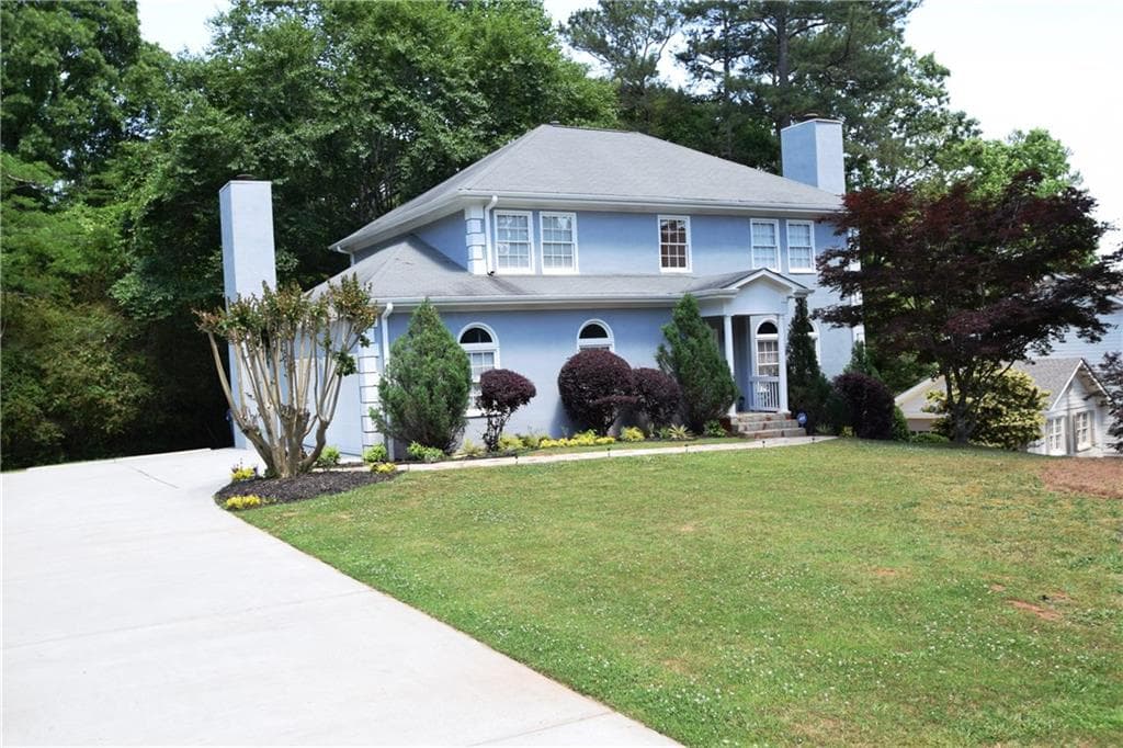 3 bedroom, 2,764 sq ft single family residence sold at 1674 Niskey Lake Road, Atlanta, GA 30331