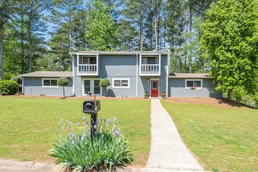 3 bedroom, 2,053 sq ft single family residence sold at 4185 Meadow Court, Marietta, GA 30066