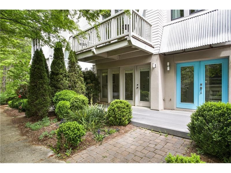 2 bedroom, 1,482 sq ft townhouse sold at 9129 Selborne Lane, Chattahoochee Hills, GA 30268
