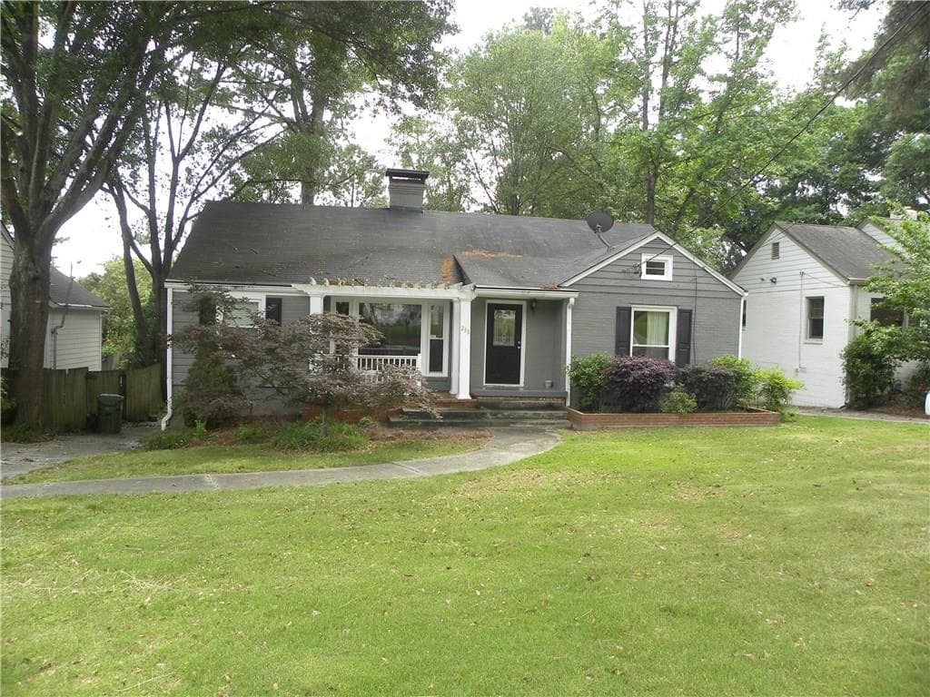 3 bedroom, 1,370 sq ft single family residence sold at 233 Midvale Drive, Atlanta, GA 30342