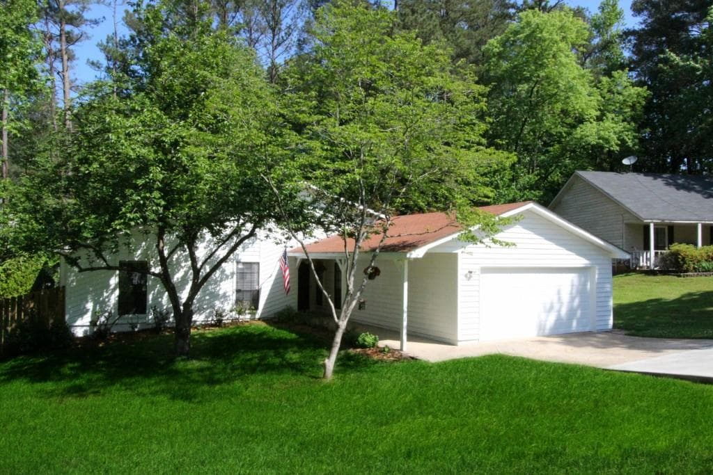 670 Lake Forest Court, Roswell, GA 30076 — most recent listing photo