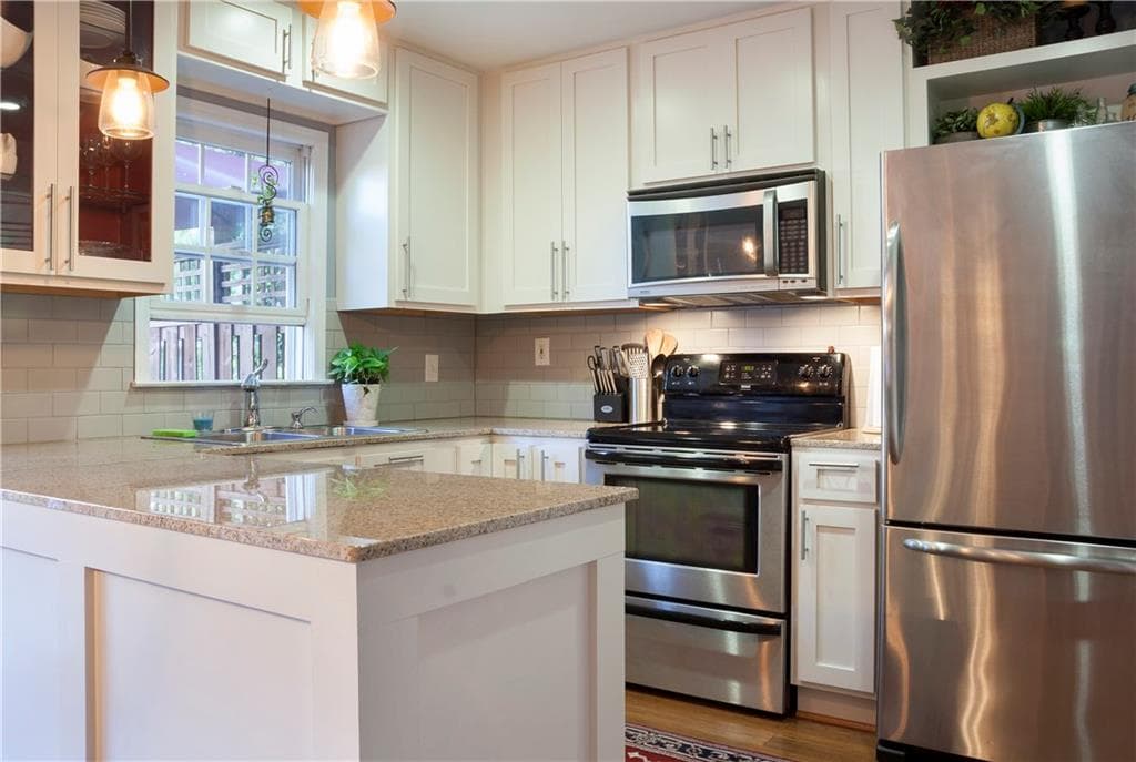 2 bedroom, 1,020 sq ft townhouse sold at 1101 Collier Road F6, Atlanta, GA 30318