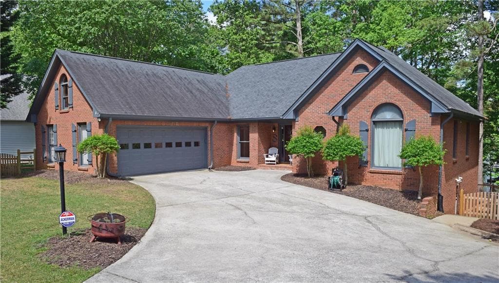 4 bedroom single family residence sold at 6422 Old Shadburn Ferry Road, Buford, GA 30518