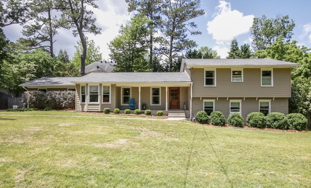 4 bedroom, 2,551 sq ft single family residence sold at 3090 Roberta Drive, Atlanta, GA 30327