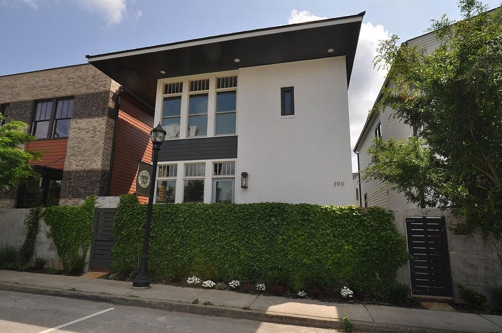 4 bedroom, 2,900 sq ft single family residence sold at 390 Bill Kennedy Way, Atlanta, GA 30316