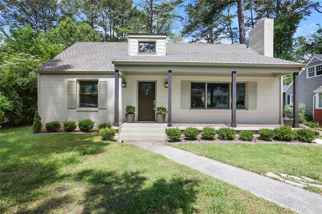 3 bedroom, 2,132 sq ft single family residence sold at 2304 Strathmore Drive, Atlanta, GA 30324