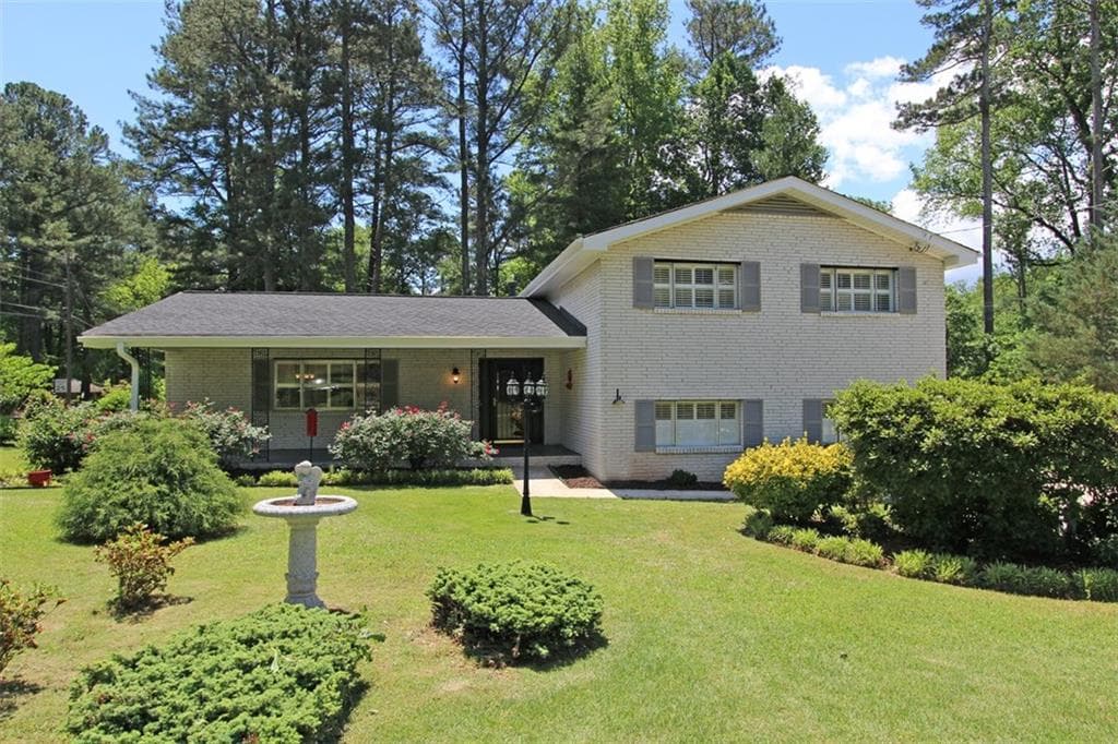 4 bedroom single family residence sold at 2898 Briarglen Drive, Atlanta, GA 30340