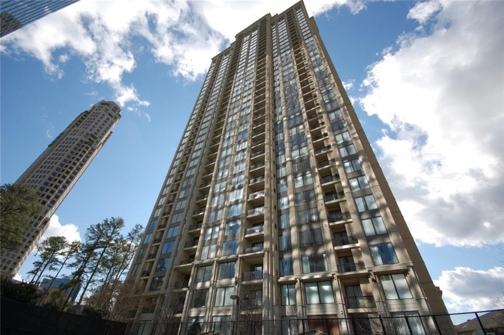 2 bedroom, 1,363 sq ft condominium sold at 3445 Stratford Road 2304, Atlanta, GA 30326