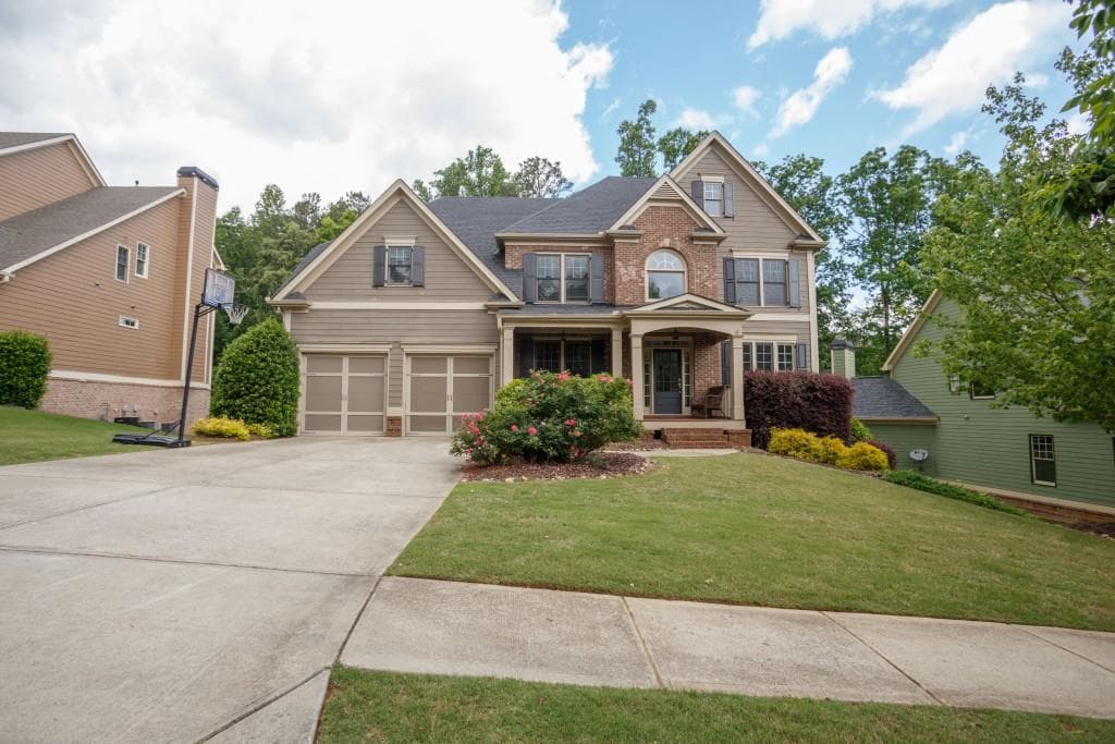 5 bedroom, 4,047 sq ft single family residence sold at 724 Crescent Circle, Canton, GA 30115