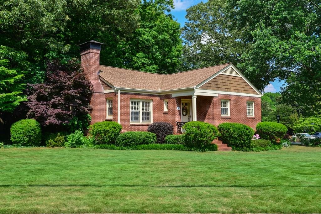 2 bedroom single family residence sold at 561 Bridlewood Circle, Decatur, GA 30030