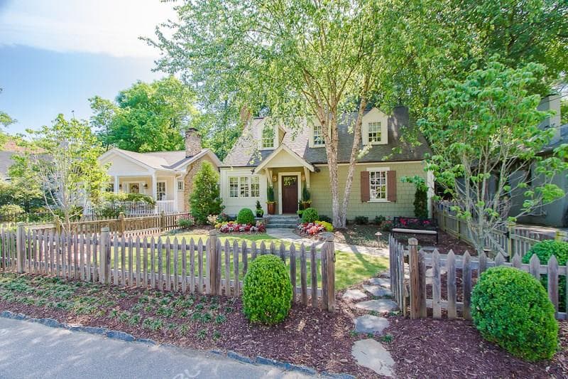5 bedroom, 3,193 sq ft single family residence sold at 2275 Fairhaven Circle, Atlanta, GA 30305
