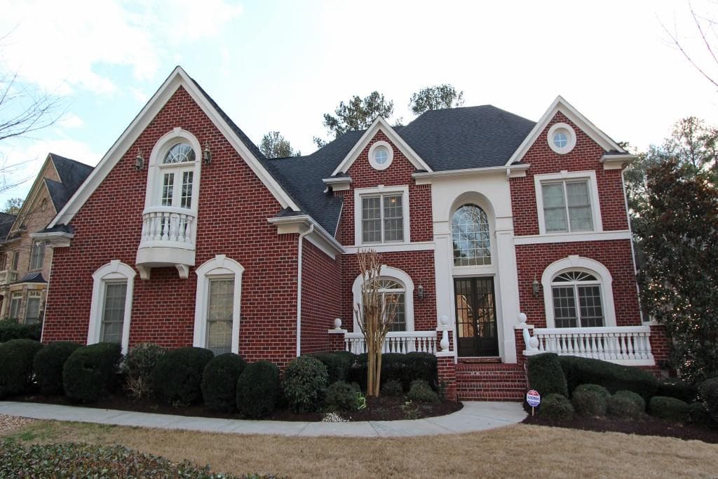 5 bedroom, 3,931 sq ft single family residence sold at 1071 Willowood Lane, Atlanta, GA 30331