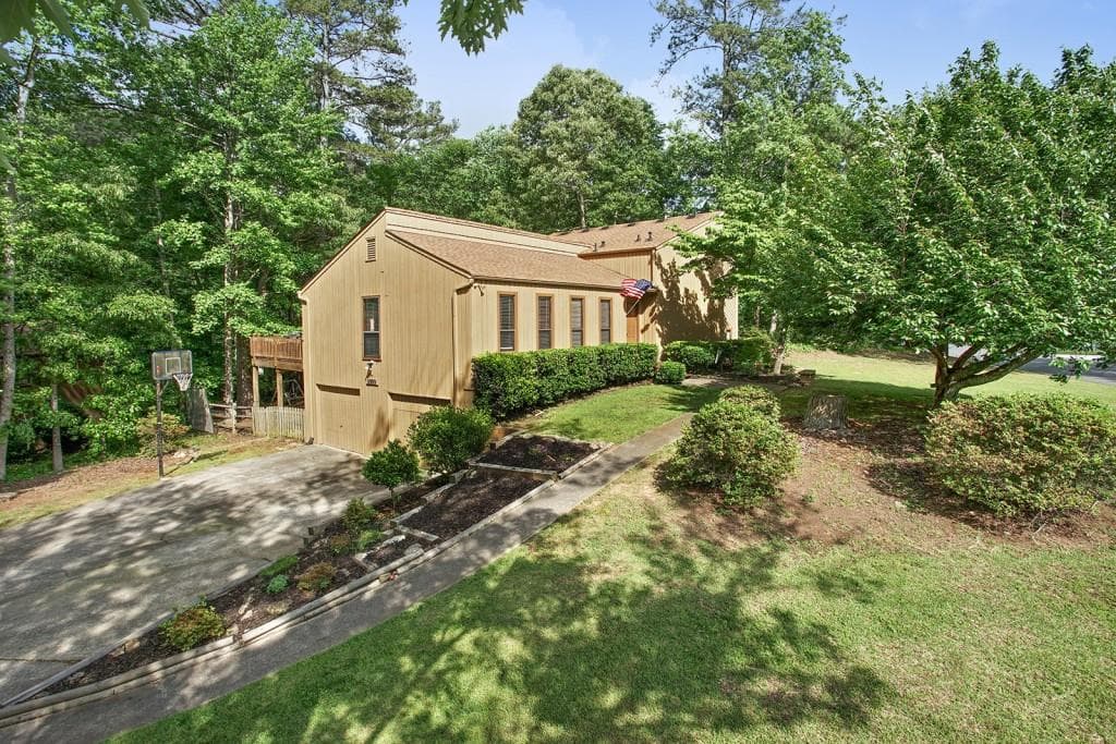 3 bedroom, 1,616 sq ft single family residence sold at 3009 Manitoba Lane, Marietta, GA 30062