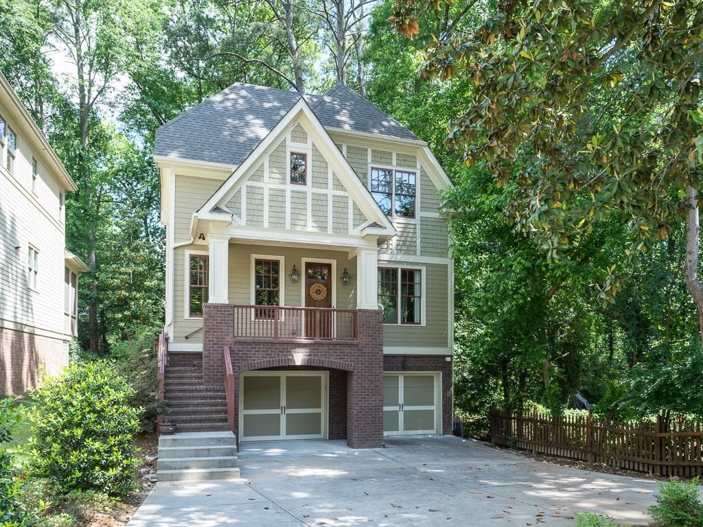 6 bedroom, 3,880 sq ft single family residence sold at 654 Timm Valley Road, Atlanta, GA 30305
