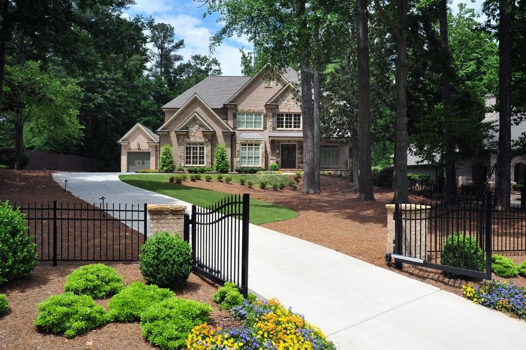 5 bedroom, 5,425 sq ft single family residence sold at 800 Loridans Drive, Atlanta, GA 30342